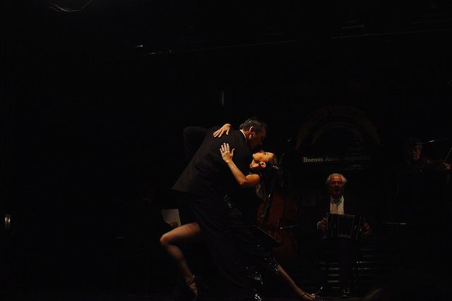 Shows de Tango em Buenos Aires, Esquina Carlos Gardel