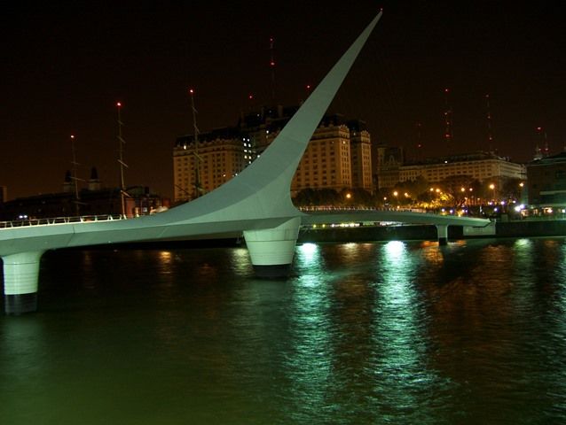 Lua de mel em Buenos Aires, Ponte da Mulher, Puerto Madero