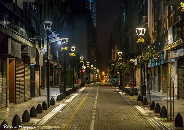 Rua deserta de Buenos Aires