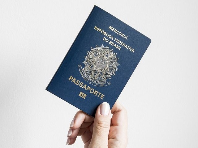 Passagem aérea, passaporte brasileiro